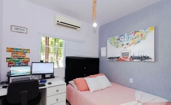 Imagem Casa no bairro Tristeza de 4 dormitórios e 4 vagas