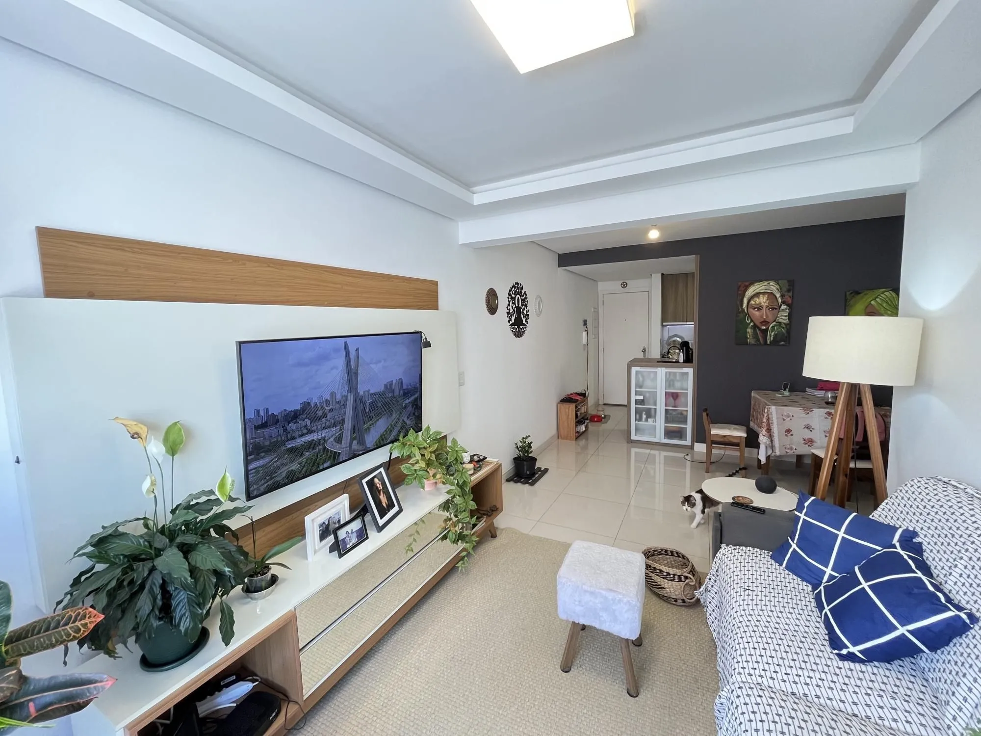 Imagem Apartamento de 2 quartos, suíte e 1 vaga de garagem no bairro Santana em POA/RS