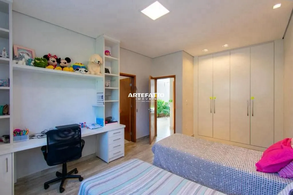 Imagem Sítio à venda em Cristais Paulista, Centro, com 3 quartos, 2500m2