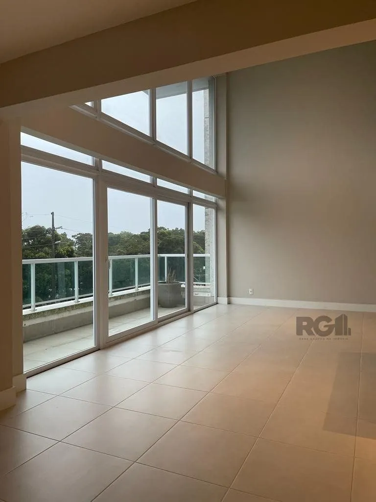 Imagem Duplex maravilhoso de frente com sacada