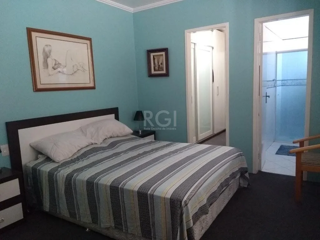 Imagem Casa para Venda - 249.86m², 3 dormitórios, sendo 1 suites, 4 vagas - Medianeira