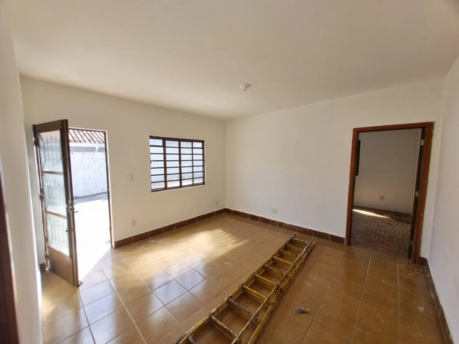 Imagem Casa à venda 2 Quartos, 3 Vagas, 250M², Vila Prado, Pindamonhangaba - SP