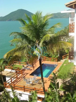 Imagem Casa Alto Padrão À Venda, Condominio Fechado na Praia das Toninhas - Ubatuba/SP.