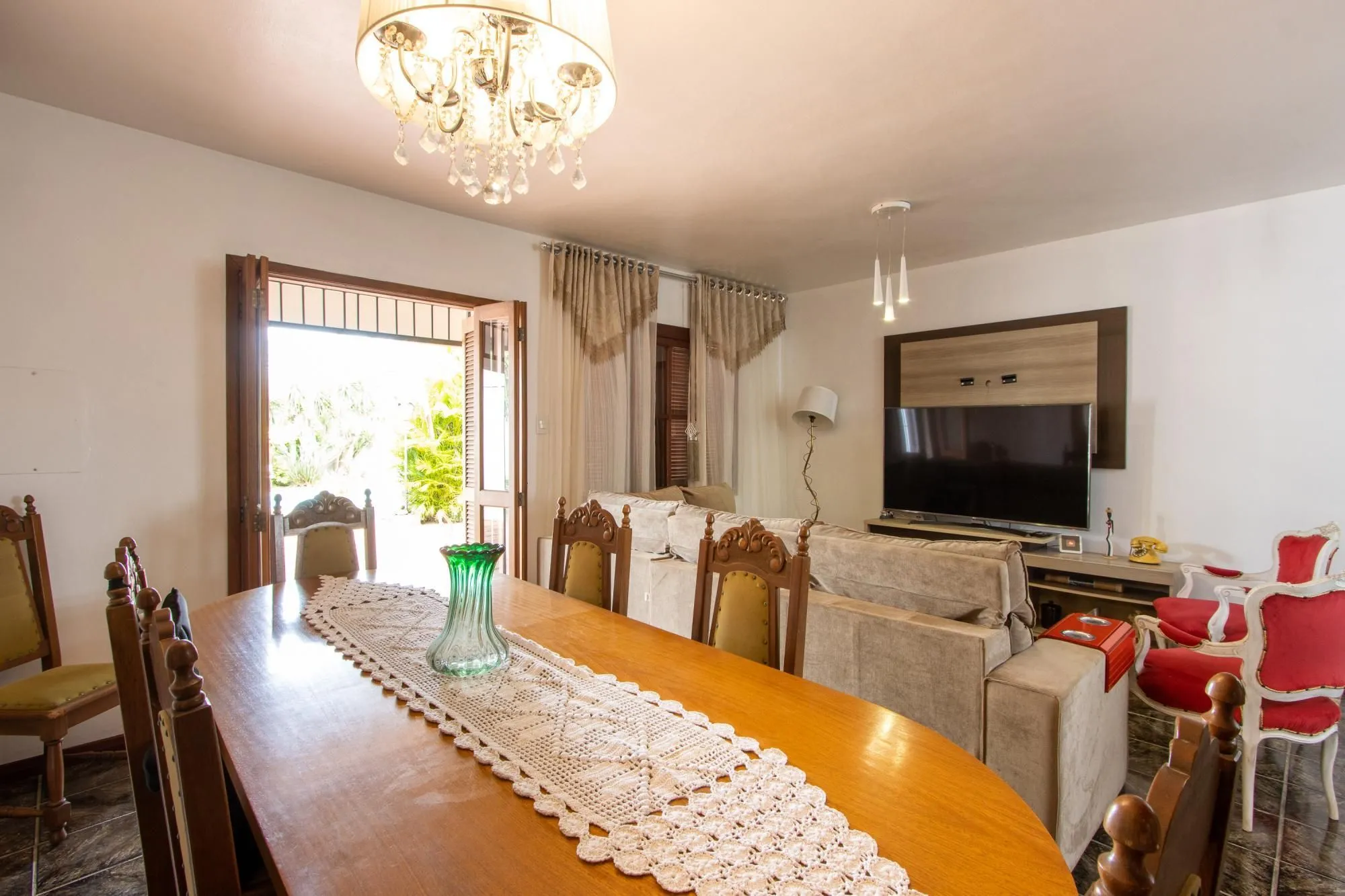 Imagem Casa em Vila Nova, Porto Alegre! Com 160m² de área privativa e um total de 899m²