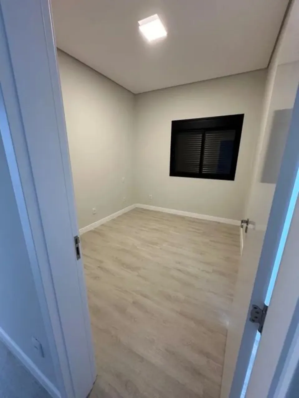 Imagem Casa de alto padrão em condomínio à venda em Sorocaba-SP, Jardim Villagio Milano: 3 quartos, 3 suítes, 3 salas, 4 banheiros, 4 vagas, 164m².
