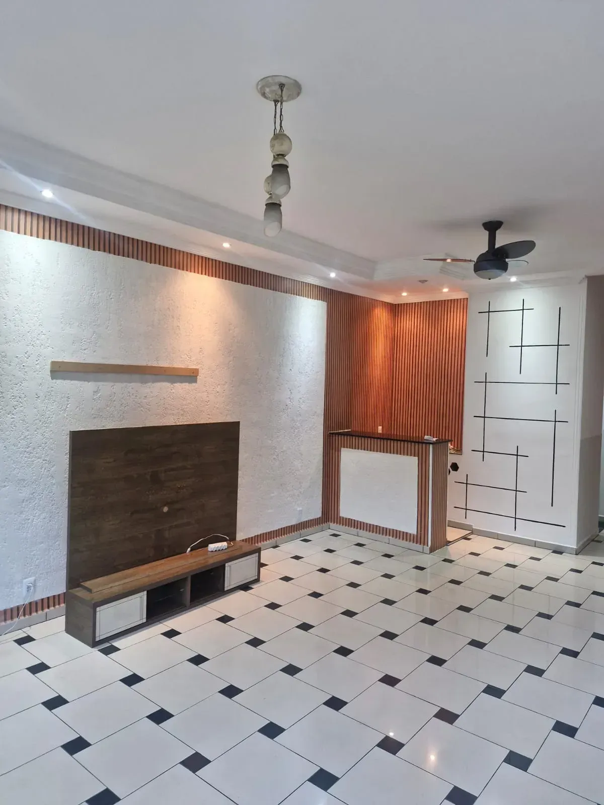 Foto do imóvel Casa à venda - Área útil 224 m2 com 3 dormitórios sendo 1 suíte - 2 vagas - Vila Maria Genoveva - Ju em Jundiaí - SP