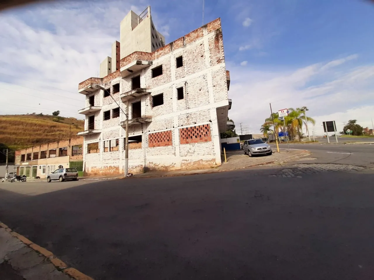 Foto do imóvel Oportunidade Única: Prédio Inacabado com Potencial para Expansão em Localização Estratégica em Aparecida