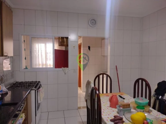 Imagem Casa com 3 quartos, sendo 1 suíte, à venda no Marapé, em Santos - SP