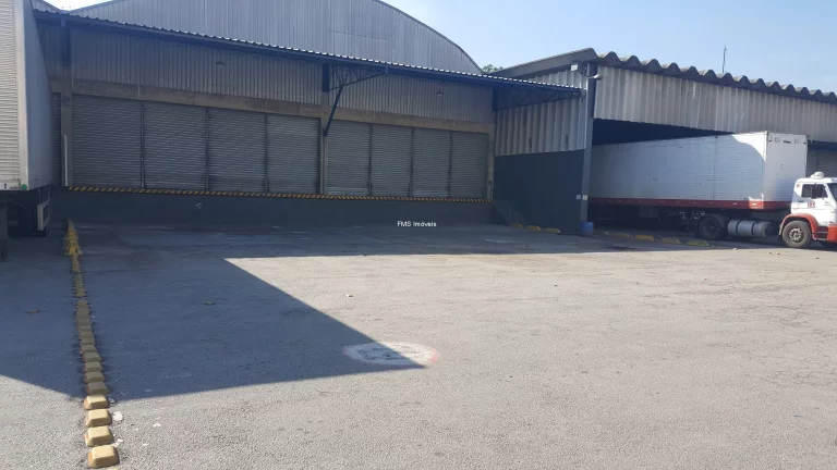 Imagem Galpão com 922m² para locação em Guarulhos - SP.