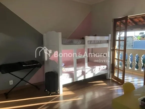 Imagem Casa à venda no Parque Taquaral com 170 m² de área construída, este imóvel oferece diversas com...