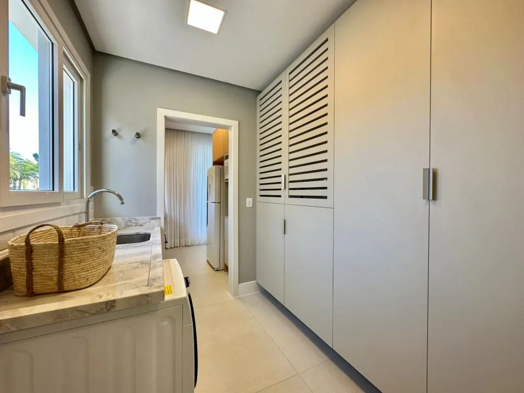 Imagem Casa em Condominio 5 Dormitórios - Bairro --
