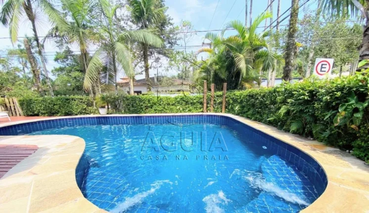 Imagem Casa de condomínio a 150 metros da praia do Lázaro em Ubatuba!