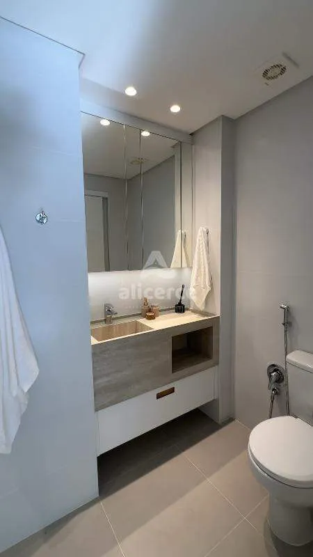 Imagem Apartamento à venda com 2 quartos 1 suíte, 72m² em Cacupé Florianópolis