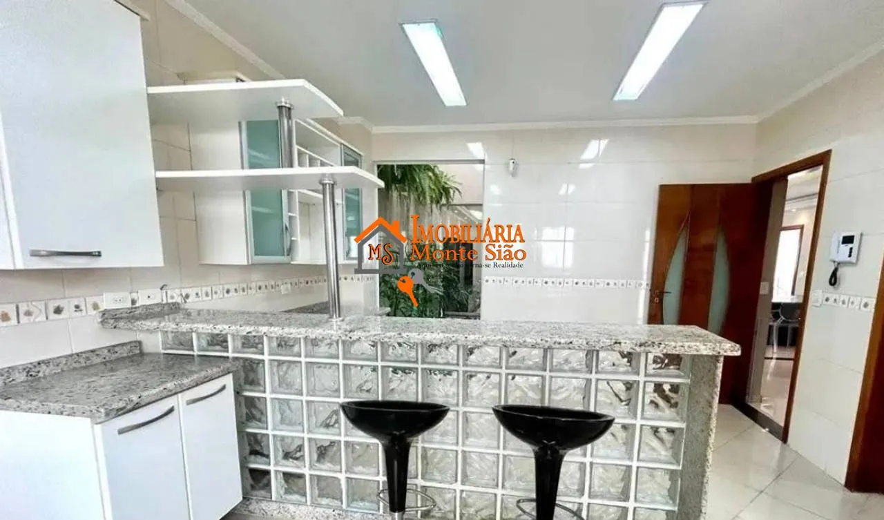 Imagem Sobrado com 4 dormitórios à venda, 462 m² por R$ 2.120.000,00 - Vila Galvão - Guarulhos/SP