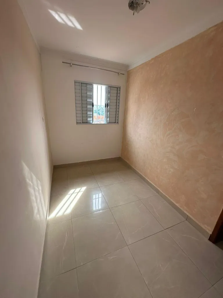 Imagem Sobrado de 3 quartos e 1 suíte na Vila Eldízia, Santo André-SP: 180m², 2 banheiros e 1 vaga de garagem!