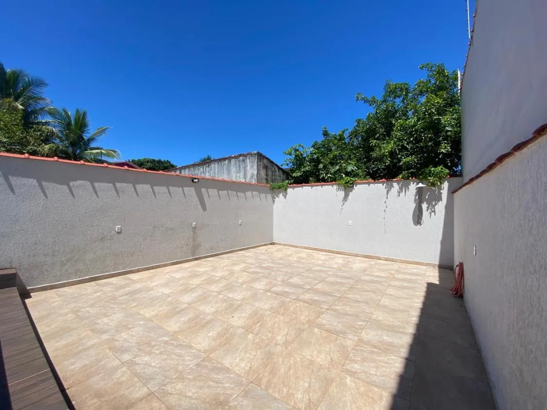 Imagem CASA NOVA COM PISCINA, 3 DORMITÓRIOS E AMPLO QUINTAL NO JARDIM BOPIPORANGA EM ITANHAÉM