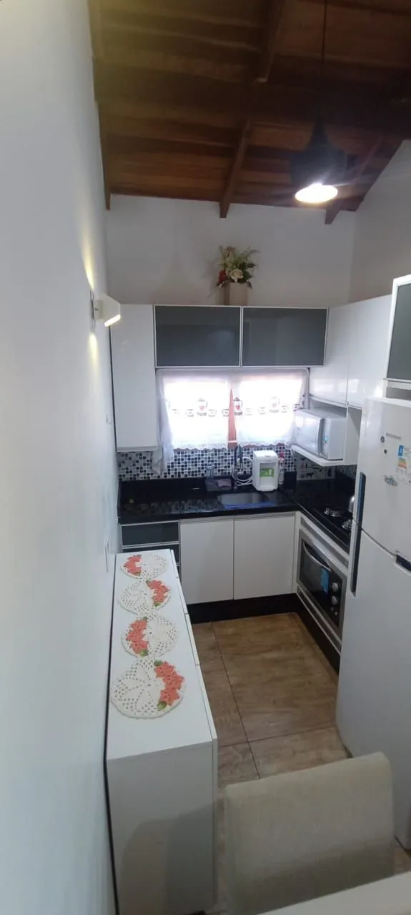 Imagem Casa com 02 quartos e 01 vaga no Bairro Cavalhada