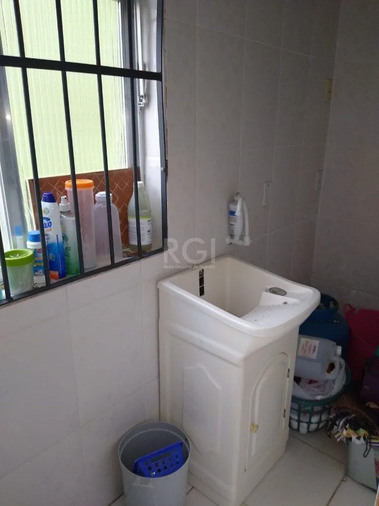 Imagem Casa para Venda - 265m², 5 dormitórios, sendo 2 suites, Floresta