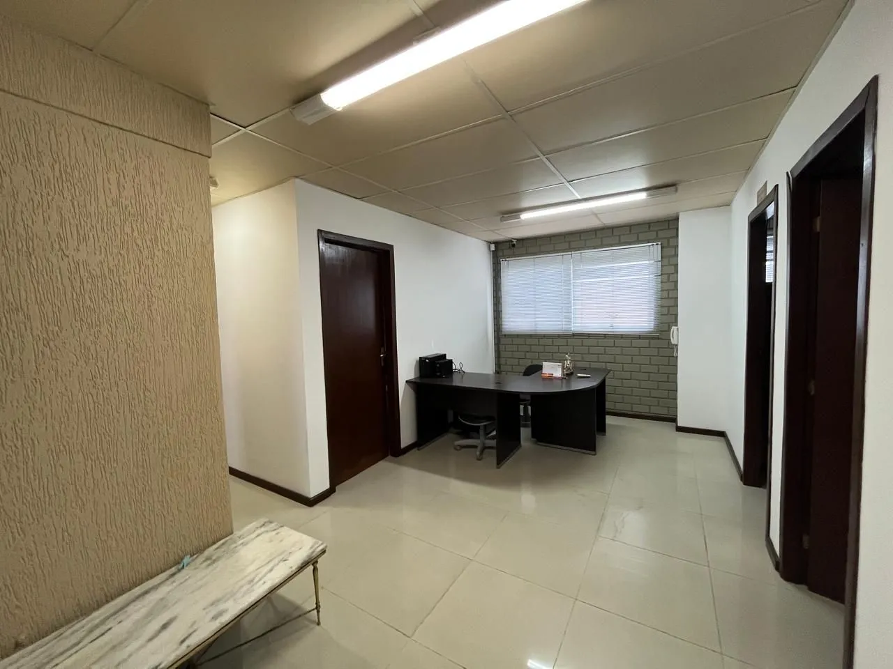 Imagem Prédio Comercial à venda com 5 salas, 400m², 6 vagas, Rua Laudelino Freire no bairro Sarandi em Porto Alegre