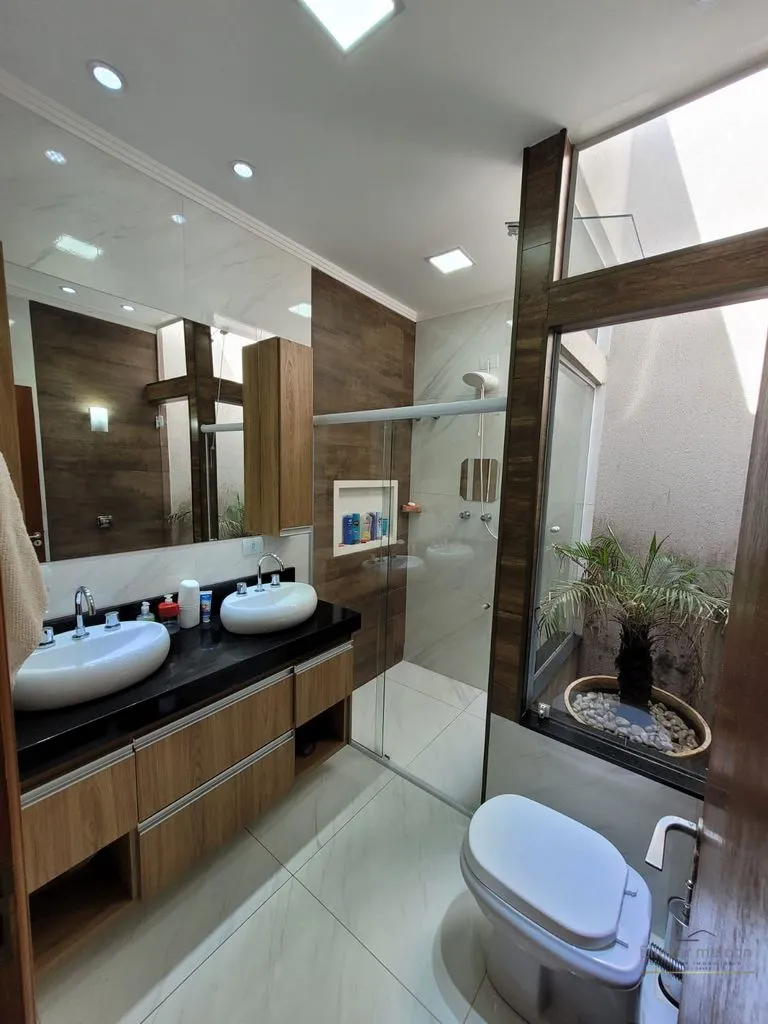 Imagem Casa à Venda com 3 quartos no bairro Caio Junqueira, Poços de Caldas - MG