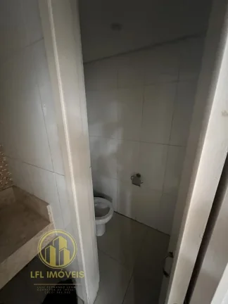 Imagem Galpão com 750 m² de área construida, em terreno de 600 m², atualmente servindo para operação ...