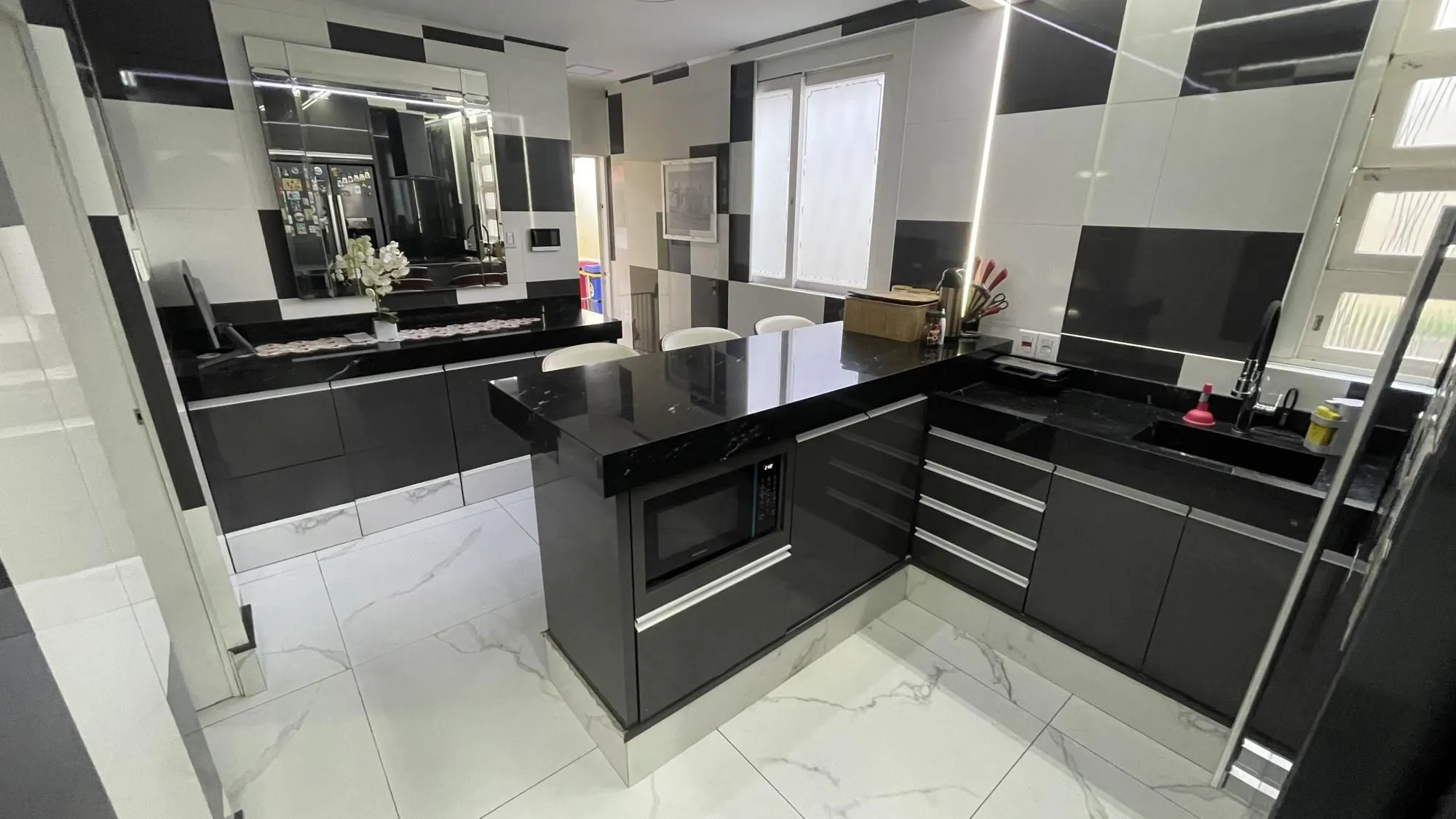 Imagem Casa térrea com 2 suítes com amplo pátio,