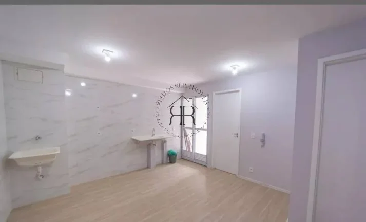 Imagem Este encantador apartamento está localizado na vibrante cidade de São Paulo, oferecendo uma combin...