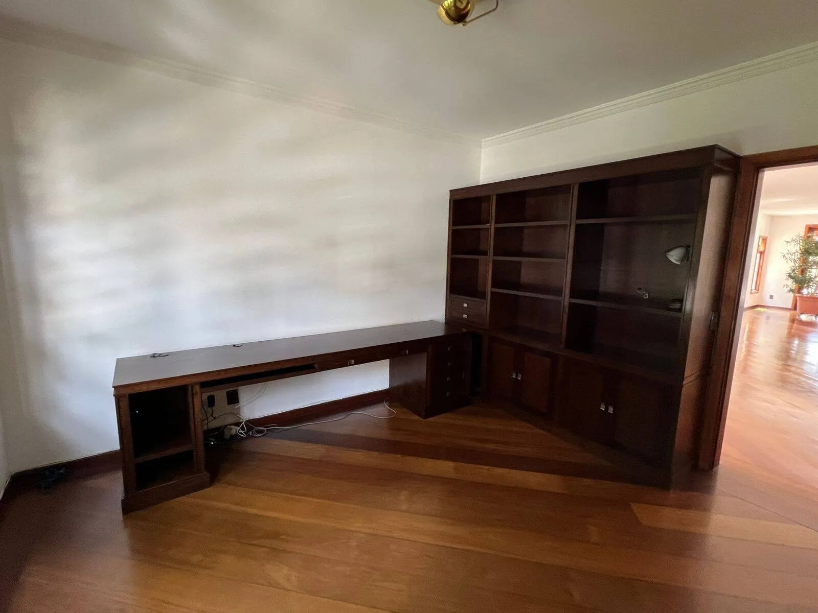 Imagem Casa Exclusiva em Tamboré, Santana de Parnaíba - Rodeada de Verde