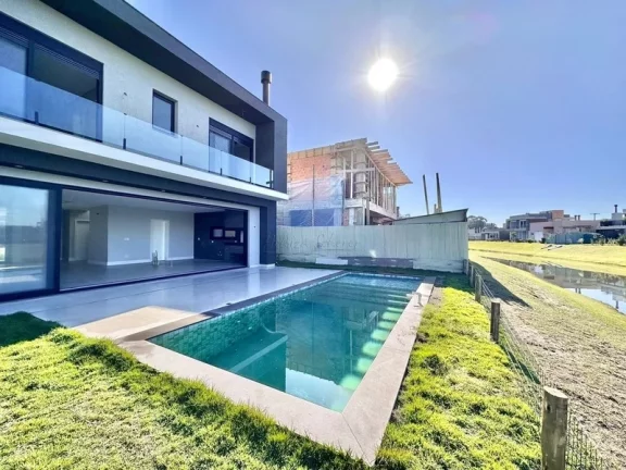 Imagem Casa de Condomínio