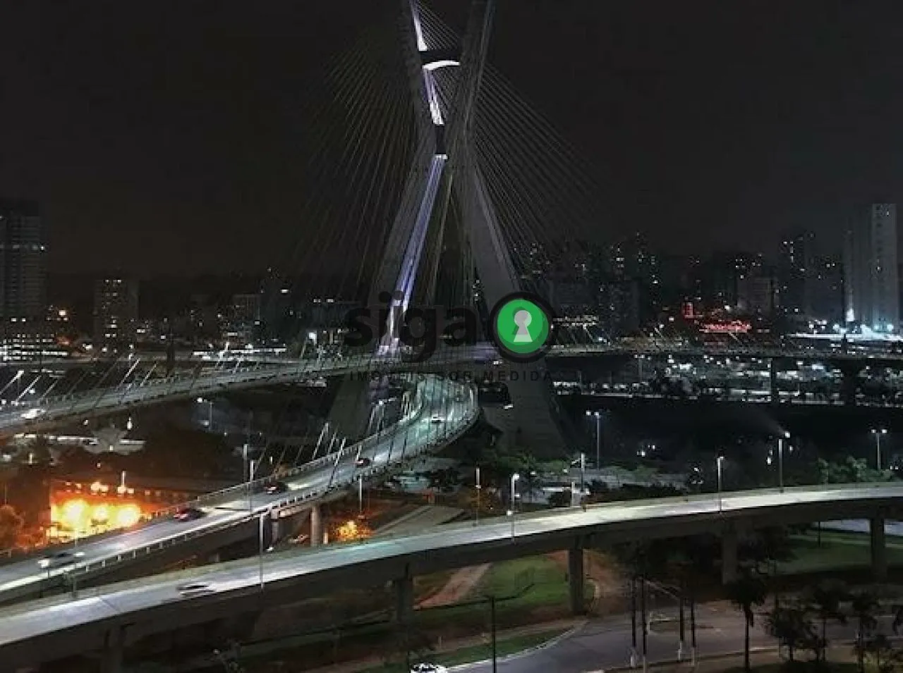 Imagem Apartamento Mobiliado com 1 quarto, 2 banheiros e 1 vaga para alugar no Brooklin