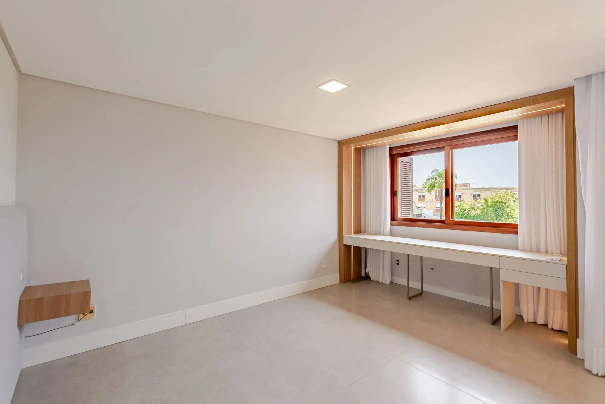 Imagem Casa em condomínio com 3 dormitórios, suíte e 3 vagas.