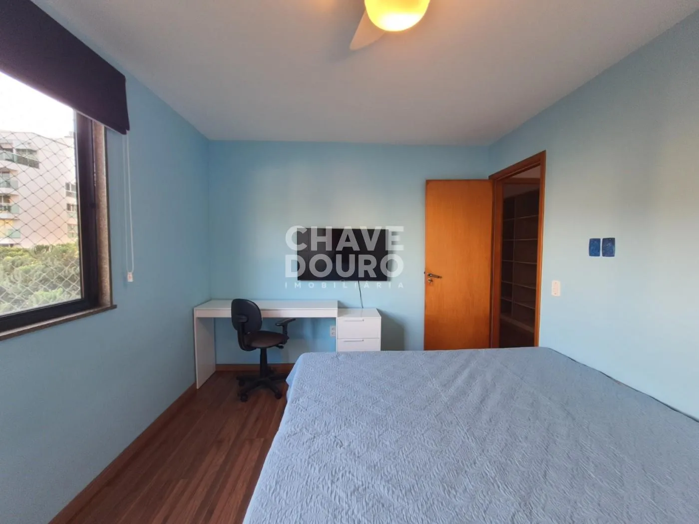 Imagem Apartamento de 2 Quartos (sendo 1 suíte com varanda) + Dependência e 1 Vaga
