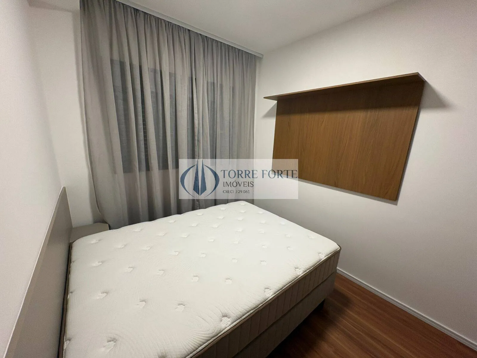 Imagem Apartamento Mobiliado com 2 Dormitórios e Varanda no Belém