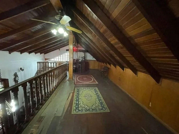 Imagem Vendo Sobrado Residencial com 4 Quartos e Suíte