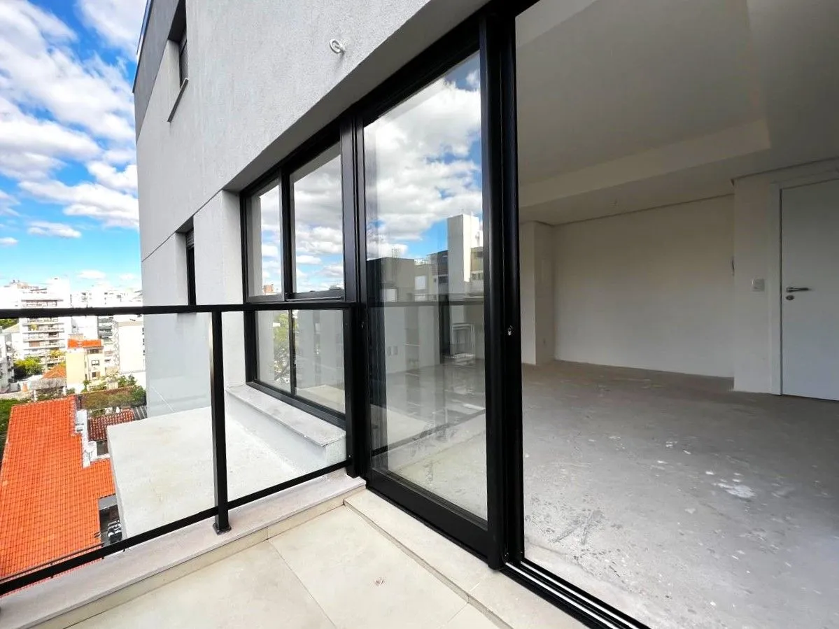 Imagem Excelente apartamento 2 dormitórios com sacada e vaga coberta no Petrópolis
