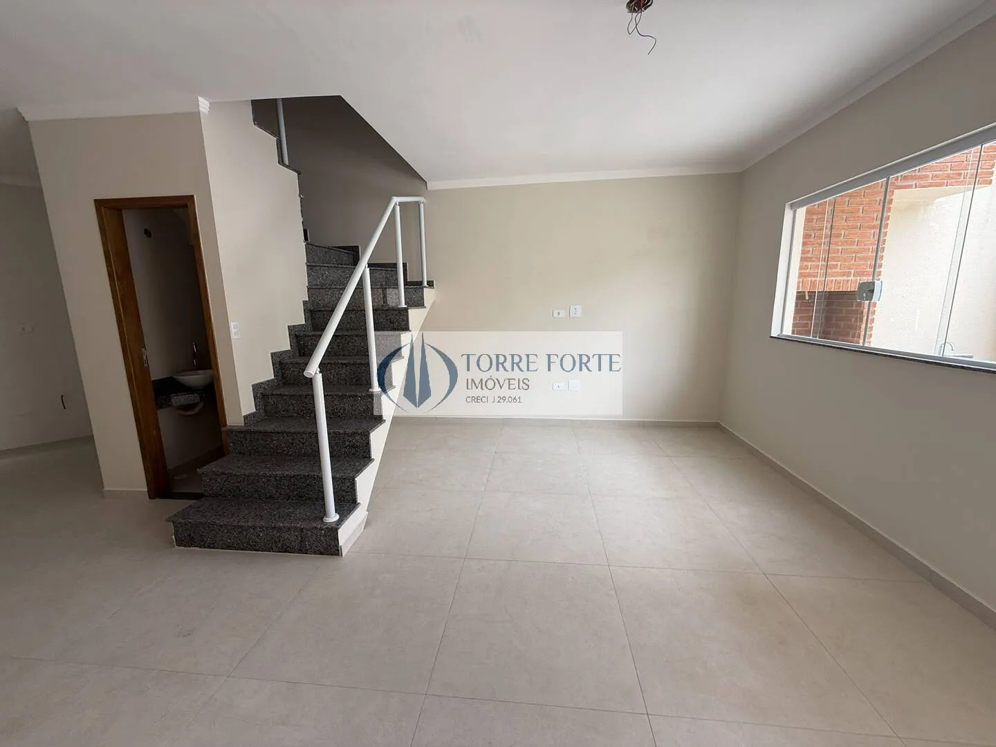 Imagem Lindo Sobrado com 3 Dormitórios, 1 Suíte e 2 Vagas na Vila Prudente