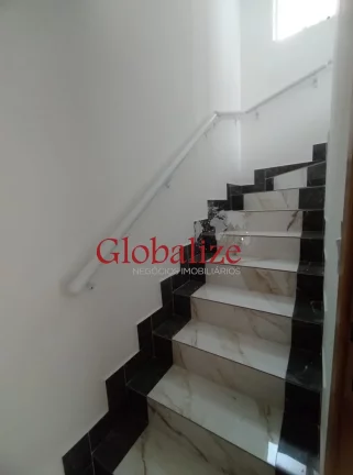 Imagem Sobrado com 2 dormitórios, sendo 1 suíte no bairro do Estuário em Santos por R$515.000,00