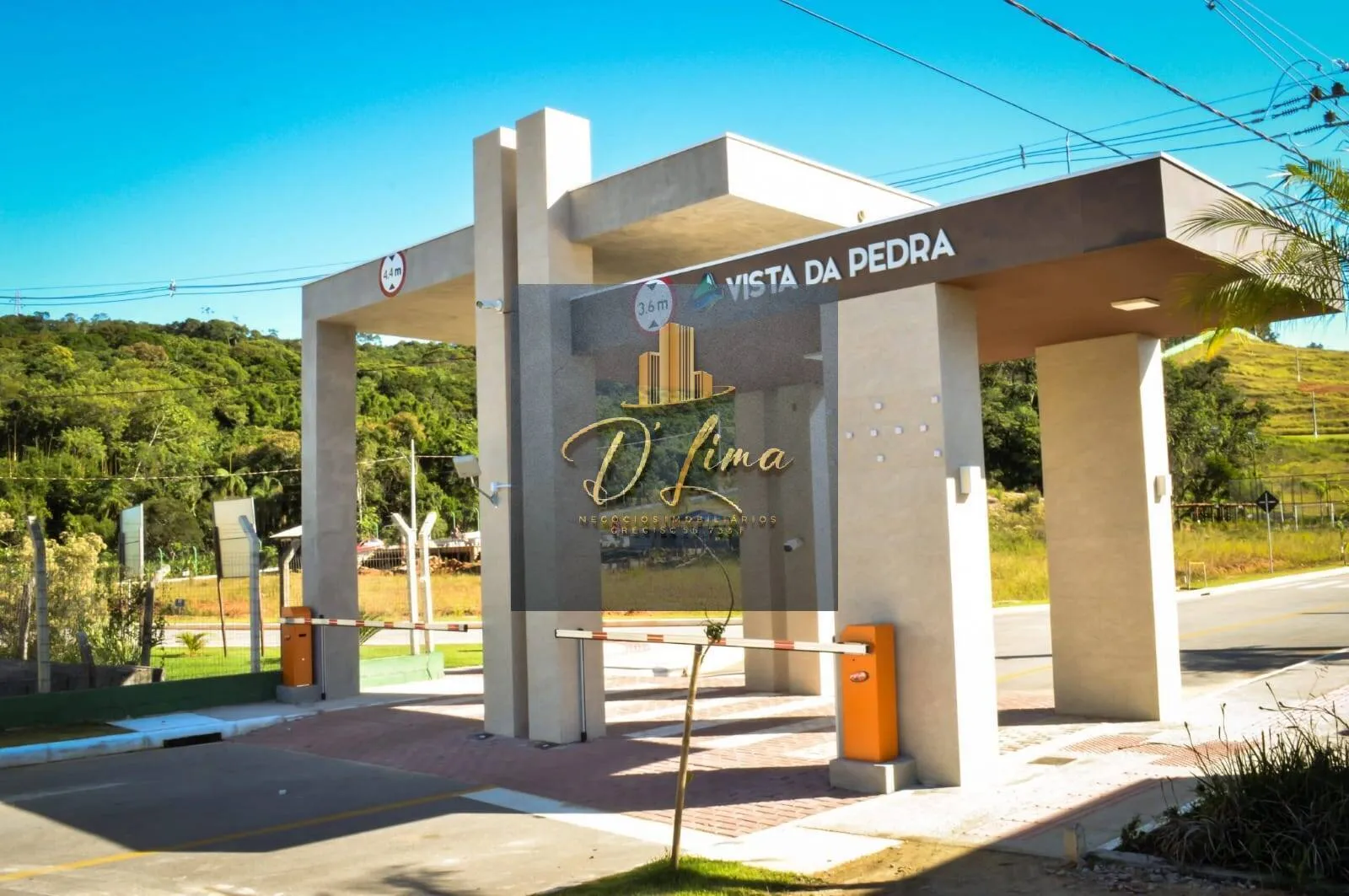 Terreno / Lote / Condomínio à venda, 360m² - Forquilhas em Rua Henriqueta Deolinda da Silva