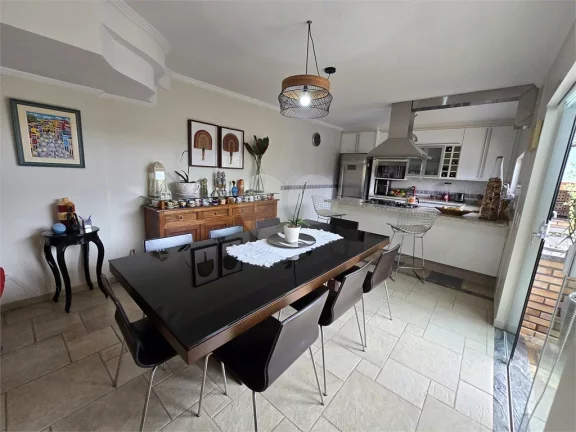 Imagem Sobrado à venda com 3 quartos, sendo 2 suítes, em Butantã, São Paulo - SP
