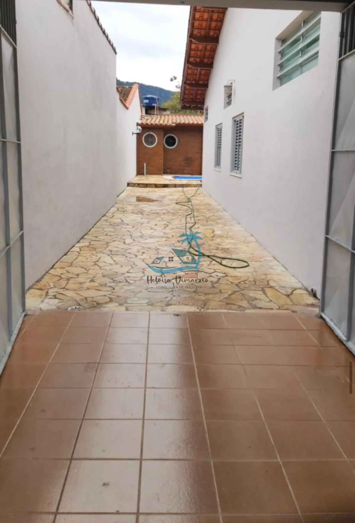 Imagem Excelente casa com 4 dormitórios a venda na região central de Ubatuba.