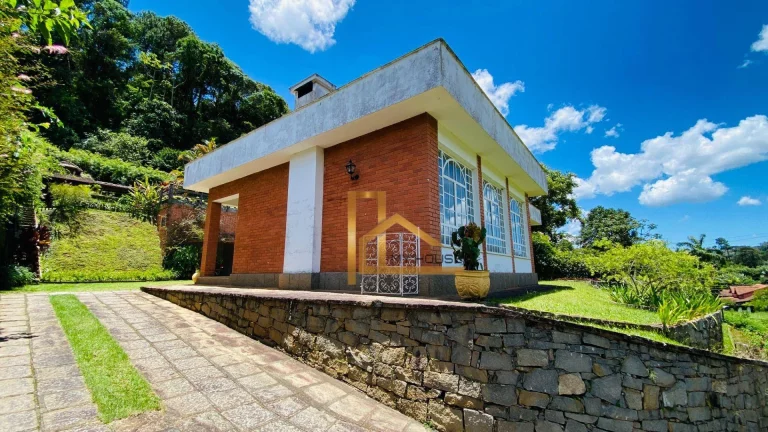 Imagem Casa linear com 3 dormitórios 2 suítes à venda, 284 m² Com lazer privativo - Albuquerque - Teresópolis/RJ