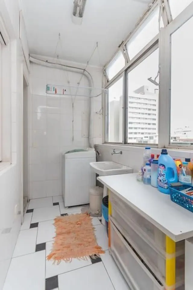 Imagem Apartamento 4 dorms à venda Rua Vinte e Quatro de Outubro, Moinhos de Vento - Porto Alegre