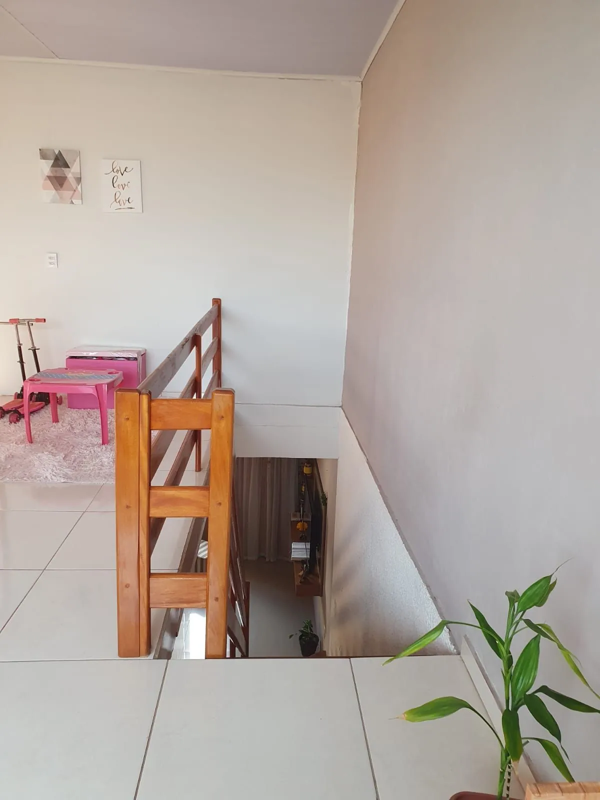 Imagem Casa, 3 Dormitórios, 2 Banheiros, 180m², Bairro Estância Velha, Canoas