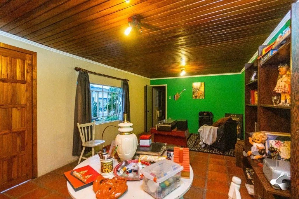 Imagem Casa para Venda - 240m², 3 dormitórios, sendo 1 suites, 3 vagas - Cristal