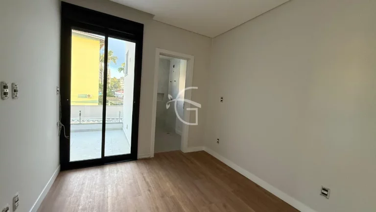 Imagem Linda Casa Residencial à Venda no Saguaçu, Joinville!
