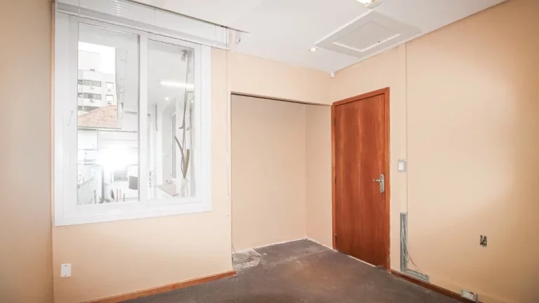 Imagem Sala para venda no bairro São João em Porto Alegre