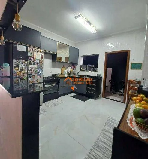Imagem Sobrado com 3 dormitórios à venda, 300 m² por R$ 850.000,00 - Jardim Rosana - Guarulhos/SP