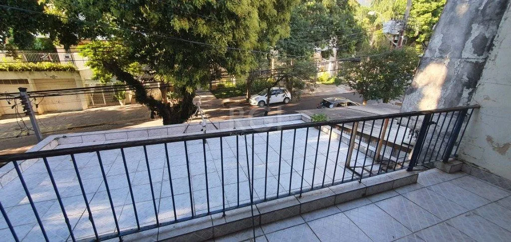 Imagem Casa para Venda 3 dormitórios, 2 vagas - Petrópolis