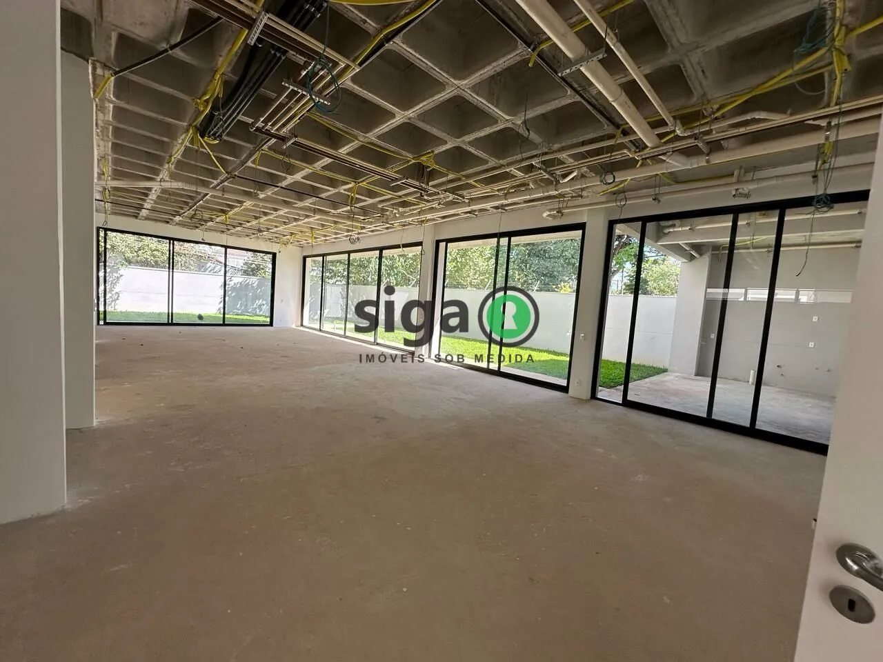 Imagem CASA DE CONDOMINIO COM 4 DORMITORIOS SENDO SUITES NO ALTO DA BOA VISTA