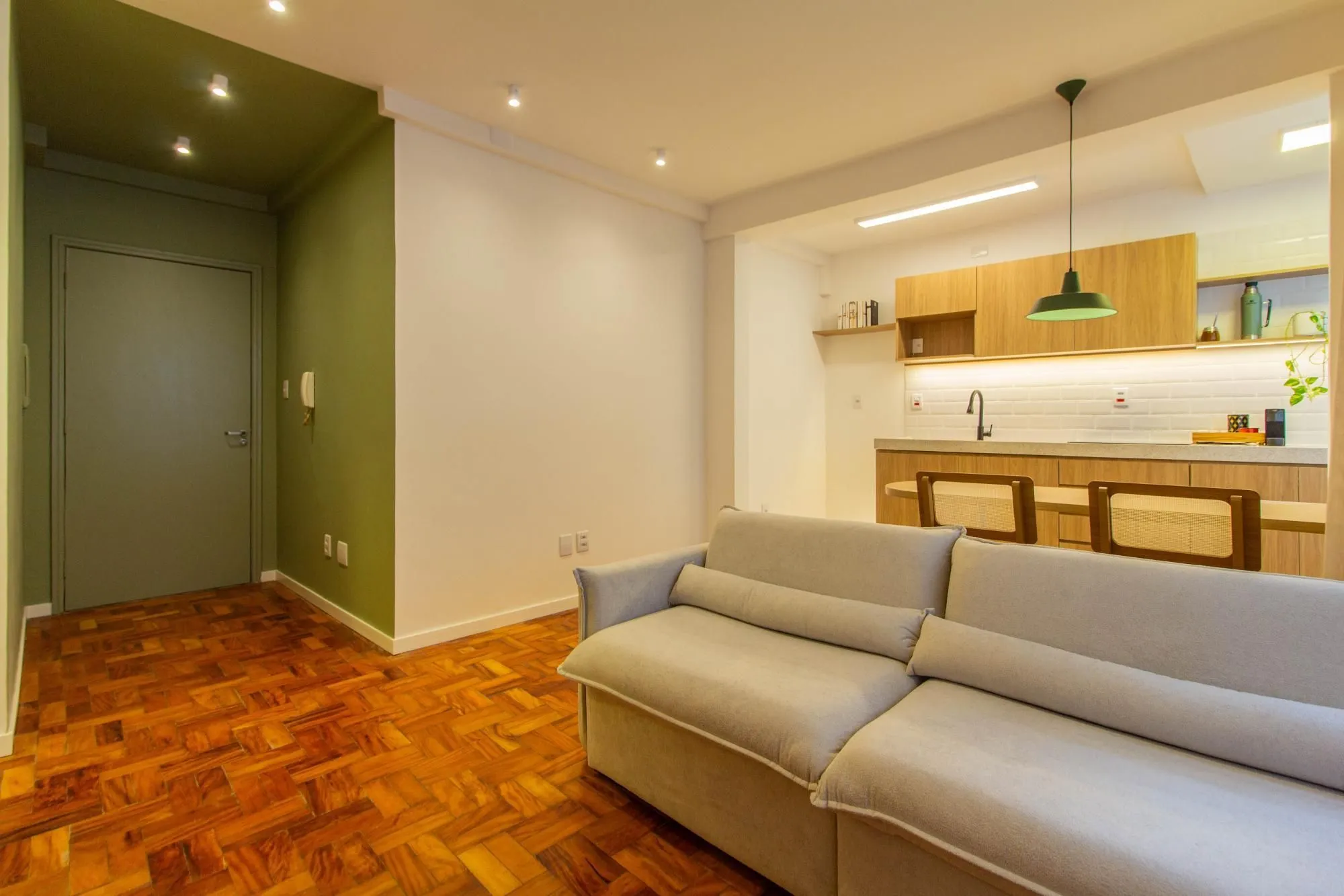 Imagem Apartamento Reformado e Semi Mobiliado no Bom Fim